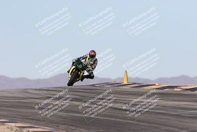 media/Dec-01-2025-Moto Forza (Mon) [[2daa91e15f]]/2-Intermediate Group/Session 2 (Turns 9 and 10)/